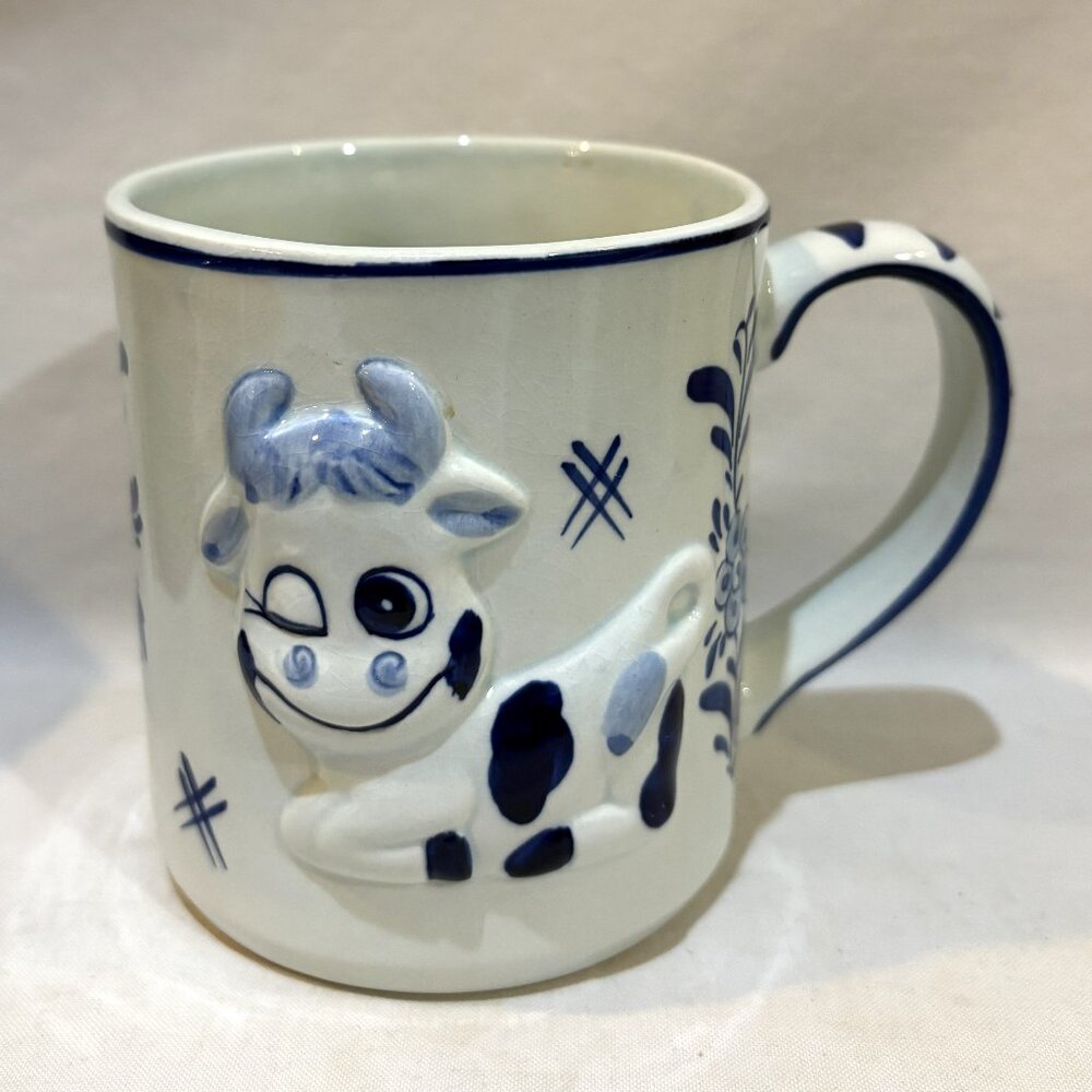 VTG Delft Blauw Blue White Hand Painted Pottery Mug 3D Cow Pattern with Crazing